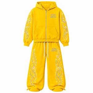 Conjunto Deportivo Premium para Hombre con Cristales Amarillos y Pedrería Brillante, Sudadera con Cremallera Completa y Pantalones Jogger de Pierna Ancha, Logotipo Personalizado, Ropa Urbana - Product Image 3