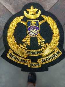 Patch en feutre non tissé noir brodé en 3D avec motif d'aigle doré et d'ancre pour sacs - Product Image 2
