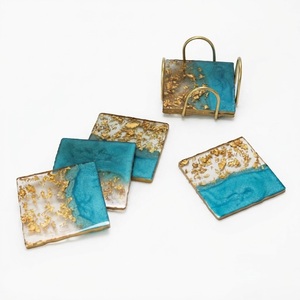 Sous-verres en résine géode turquoise faits à la main avec bords dorés, ensemble de dessous-de-verre en époxy avec tranches d'agate de luxe pour table basse, décoration intérieure, vente en gros - Product Image 4