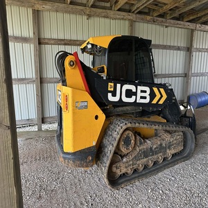 Minicargadora telescópica compacta JCB Teleskid con orugas, motor diésel, máquina de construcción con cucharón de alta resistencia para obras en terrenos difíciles. - Product Image 6