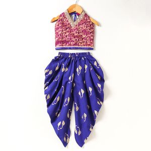 Ensemble de vêtements ethniques traditionnels pour filles, haut en brocart à col halter avec pantalon dhoti, tenue de fête pour enfants, vêtements de créateur - Product Image 1