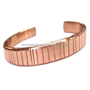 Hermosa pulsera de cobre puro con acabado pulido para mujeres, pulsera de metal de moda, joyería y artículo de regalo. - Product Image 2