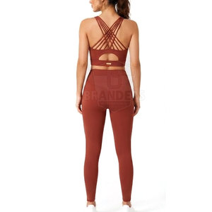 Women Yoga Set Soft Stretch Sportswear <b>Top</b> <b>And</b> <b>Leggings</b> Matching Workout Outfit For Yoga Gym Exercise <b>And</b> Daily Fitness - Product Image 3