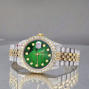 Reloj de Moissanita con Esfera de Nácar de Proveedor Indio - Edición Color Verde, Reloj de Moissanita Engastado a Mano con Correa de Acero Bicolor - Product Image 2