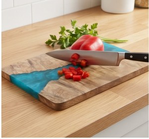 Modern Waves - Tabla de Madera con Resina Azul, Tabla Multiusos Ideal para Exhibición en Mesa de Cocina y Uso Diario en la Cocina - Product Image 2