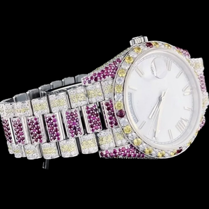 นาฬิกาสไตล์ฮิปฮอปสุดเท่ ประดับเพชรคิวบิกเซอร์โคเนียหลากสี หน้าปัดสีขาวพร้อมตัวเลขโรมัน ฟังก์ชั่นแสดงวันและวันที่อัตโนมัติ - Product Image 3