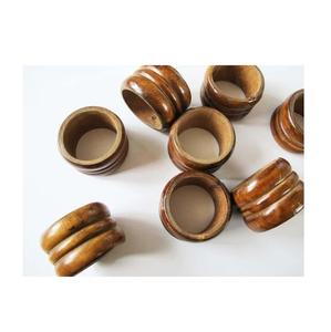 Ensemble d'anneaux de serviette en bois personnalisés, porte-serviettes en bois gravé sur mesure en forme de feuille, décoration de table rustique, vente en gros - Product Image 3