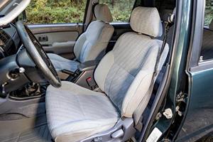 Toyota 4Runner SR5 4x4 de 1998, Vehículo Usado con Poco Kilometraje - Product Image 6