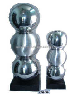 Jarrón de aluminio fundido estilo tres esferas con pulido de espejo disponible en acabado mate también maceta para decoración del hogar de Azora Industries - Product Image 1