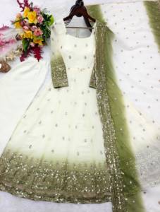 Robe en georgette à imprimé bicolore avec broderie et travail de sequins, avec bas et dupatta, entièrement cousue, prête à porter - Product Image 5
