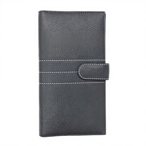 กระเป๋าสตางค์หนังแท้สีดำ WRIZA สำหรับผู้ชาย พร้อมรายละเอียดการเย็บอย่างประณีตและตัวล็อคแบบสแนปที่ปลอดภัย ดีไซน์เรียบหรู บางเฉียบ เหมาะสำหรับพกพาในชีวิตประจำวัน - Product Image 1