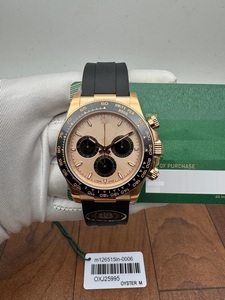 Montre chronographe de luxe en or rose avec mouvement ETA, lunette tachymetre en céramique noire, cadran champagne, bracelet en silicone - Product Image 2