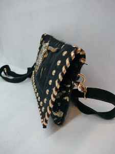 กระเป๋าสะพายข้างผู้หญิงทันสมัย ​​มีซิปปิด ทนทาน น้ำหนักเบา กระเป๋าสะพายไหล่แบบครอสบอดี้ กันน้ำ สำหรับเดินทางแบบสบายๆ ใช้ได้ทุกวัน - Product Image 4