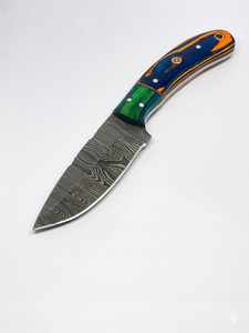 Couteau de chasse à lame fixe en acier Damas, fabrication artisanale, manche en bois laminé, couteau à dépecer avec étui – Vente chaude OEM ODM - Product Image 2