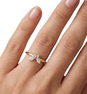 Bague de fiançailles minimaliste en or massif plaqué 14K 18K avec diamants de laboratoire et moissanite, sertie de marquises et de pierres rondes, bague de promesse, bague papillon - Product Image 6