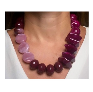 Collar Minimalista APEX ALIGN de Resina, Colgante de Epoxi Hecho a Mano, Joyería Moderna y Elegante para Mujer, Regalo - Product Image 2
