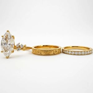 Bague de fiançailles en or jaune 14 carats avec diamant de laboratoire taille marquise de 3,00 carats, ensemble de mariage 3,55 carats au total, bijoux fins - Product Image 1
