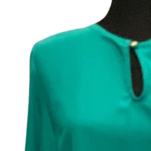 เสื้อเชิ้ตแขนยาวสีเขียวแต่งระบายสำหรับผู้หญิง เสื้อแฟชั่นลำลองทรงหลวมสวยหรู แขนเสื้อเป็นชั้นๆ เหมาะสำหรับใส่ทำงาน - Product Image 3