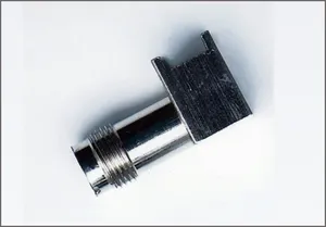 Connecteur TNC femelle durable à angle droit pour montage sur circuit imprimé, pour applications de télécommunications RF et de réseaux de données - Product Image 6