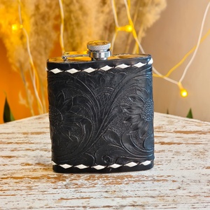 Cuirs Venus : Vente en gros, fabrication sur mesure, grande capacité, cuir véritable façonné à la main, 7 oz, imperméable, léger - Product Image 1