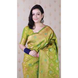 Écharpe en soie douce Banarasi Jaal verte Elite Weaves 650g avec des fils d'or Zari Meenakari tissés sur un sari - Product Image 5