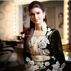 Caftan de défilé de mode modèle arabe avec dentelle et patch brodé et style de ceinture attrayant - Product Image 1