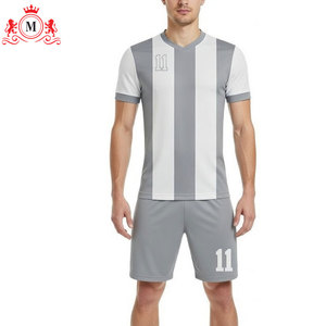 ชุดเสื้อฟุตบอลชายสีเทาขาวลายทางพร้อมกางเกงขาสั้น พิมพ์ลายแบบซับลิเมชั่น ผ้าโพลีเอสเตอร์ระบายอากาศ ชุดฟุตบอลผู้ใหญ่ เบอร์ 11 - Product Image 4