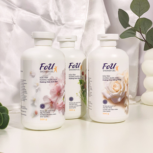 Gel douche parfumé formulé pour nettoyer la peau en douceur tout en laissant un parfum agréable après chaque expérience de douche - Product Image 5