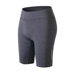 Short de sport et de fitness pour femmes, logo personnalisé multicolore uni, shorts de yoga pour l'entraînement avec scrunch et contrôle du ventre - Product Image 3