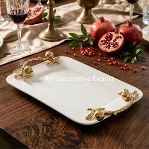 Bandeja de Servir Rectangular Decorativa Otomana de Metal Esmaltado Blanco Hecha a Mano con Asas de Latón Dorado en Forma de Ramita de Granada - Product Image 5
