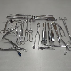 XELTECH SURGICAL OEM Kit d'instruments orthopédiques manuels de base en acier inoxydable 316L pour chirurgie traumatique, autoclavable, certifié CE - Product Image 1