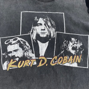 เสื้อยืดพิมพ์ลายวงดนตรี Cobain Punk สไตล์วินเทจสตรีทแวร์สำหรับผู้ชาย ผ้าทอ 100% คอตตอน ล้างสีแบบแอซิดวอช ดีไซน์เรโทรกรันจ์ ปรับแต่งได้ - Product Image 5