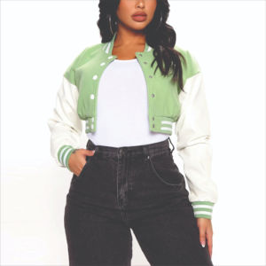 Blousons universitaires personnalisés pour femmes en peau de mouton, broderie 'Varsity' courte, patchs en laine d'hiver, sequins, coton respirant – Vente en gros - Product Image 2