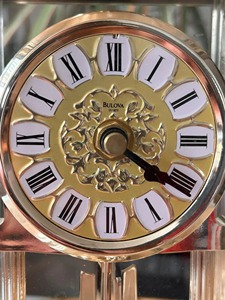 Reloj de Escritorio de Latón en Oferta, Forma Rectangular, Números Romanos, Movimiento Mecánico, Silencioso, Sin Tictac, Sonido de Campana a las Horas, Tradicional - Product Image 5