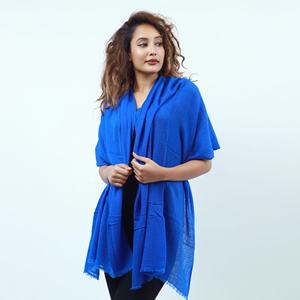 Châle Pashmina doux et chaud pour femmes surdimensionné avec du fil de laine de cachemire intérieur mongol durable pour les voyages d'hiver - Product Image 3