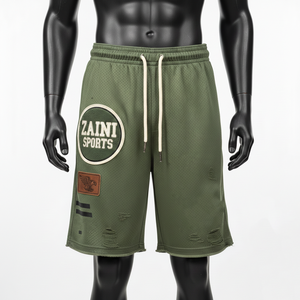 กางเกงขาสั้นออกกำลังกายผู้ชายผ้าโพลีเอสเตอร์ตาข่ายสีเขียวมะกอก 180 GSM แห้งเร็ว พร้อมปักโลโก้หนังแบบกำหนดเอง - Product Image 1