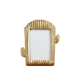 Modern Gold Metal Photo <b>Frame</b> <b>Wholesale</b> Sculptural Curvilinear Aluminum <b>Picture</b> <b>Frame</b> For High-End Tabletop Home Decor On Sale - Product Image 2