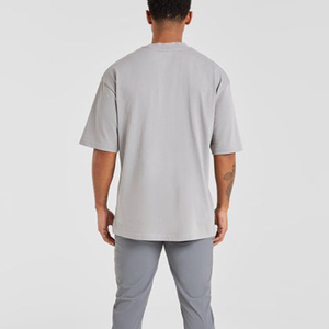เสื้อยืดโอเวอร์ไซส์ทรงบ็อกซี่สำหรับผู้ชาย 200 กรัม ผ้าฝ้าย 100% ไหล่ตก สวมใส่สบาย ระบายอากาศได้ดี เสื้อยืดเปล่าสำหรับสกรีนลายเอง คุณภาพสูง สตรีทแวร์ รับผลิตแบบ OEM - Product Image 5