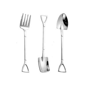 Poignée polie en or avec un design unique Couverts à dessert Serveurs en or Ensemble de cuillères de service en acier inoxydable - Product Image 2