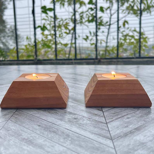 Candelero de Madera de Alta Calidad con Grabado en Relieve, Impresión a 1 Color, Acabado Liso, Decoración Moderna para el Hogar, Día de San Valentín - Product Image 3