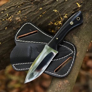 Cuchillo de Supervivencia Personalizado de Acero de Damasco con Hoja Fija, Mango de Resina, Borde Recto y Forma de Hoja Recta, con Funda de Cuero - Product Image 6