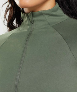 Chaqueta de yoga para mujer, personalizada por el fabricante, de ajuste ceñido, de secado rápido, con cremallera completa, cuello alto, orificios para los pulgares, abertura frontal, para correr y gimnasio, que realza la figura. - Product Image 5