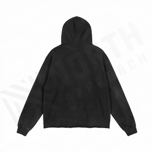 Hoodie surdimensionné élégant pour homme, design vintage délavé avec poche avant, confortable, personnalisable pour l'hiver. - Product Image 2