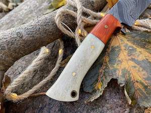 Couteau de chasse artisanal en acier Damas avec manche en cuir fin, étui en cuir, cadeau de Noël OEM pour lui et elle - Product Image 5