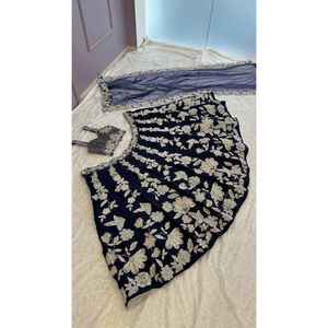 DISEÑADOR SECUENCIA DE SECUENCIA BORDADA TRABAJO LEHENGA CHOLI CON DUPATTA AZUL MARINO Punjabi - Product Image 3