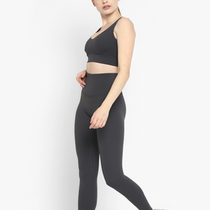 Ropa de Gimnasio Personalizada, Sujetador Deportivo Acanalado con Leggings Deportivos, Conjuntos de Yoga de Secado Rápido, MOQ Bajo, Conjunto de Yoga Personalizado para Mujer - Product Image 4