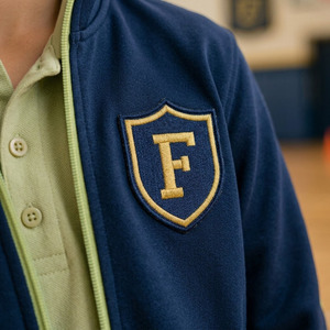 Ensemble d'uniformes scolaires confortables en polycoton, fournisseur d'uniformes personnalisés pour élèves du primaire - Product Image 5