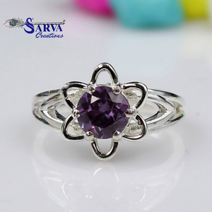 Bague de fiançailles et de mariage élégante en argent sterling 925 avec halo floral et pierre précieuse Alexandrite violette, bijou raffiné, cadeau pour femme - Product Image 6