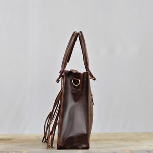 Bolso Tote de Cuero Genuino Vintage con Panel Floral Bordado y Sección Central con Estampado de Ciervo, para Uso Diario en Todas las Estaciones - Product Image 4