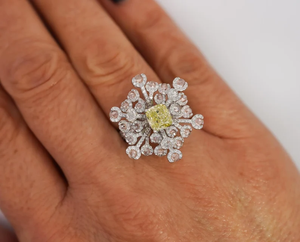 Anillo de cóctel Snowflake para mujer, chapado en plata 925, con diamante natural en el centro, engaste pavé, joyería glamurosa para compromiso y boda - Product Image 5